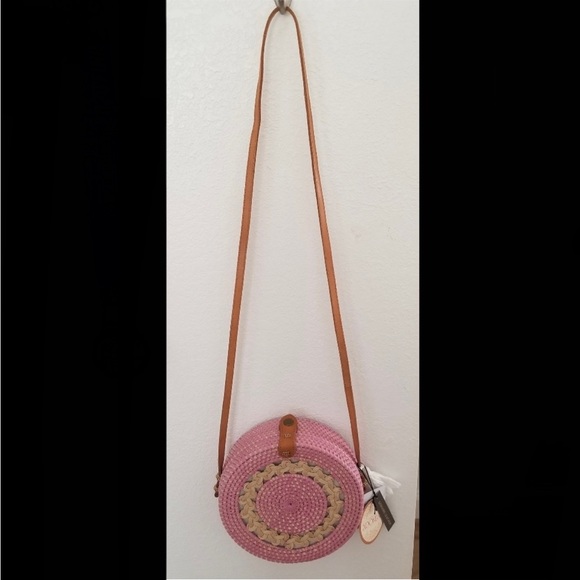 Handwoven Rattan Purse - Picture 4 of 4